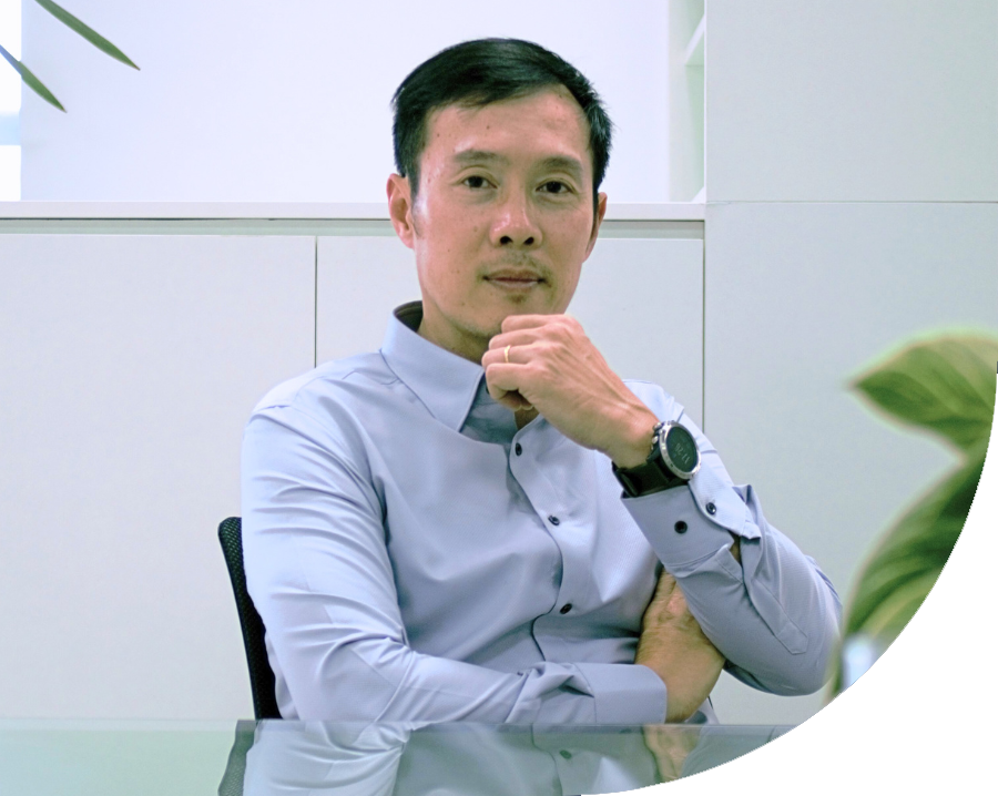 https://suitecloud.vn/wp-content/uploads/2023/09/Anh-Duong-CEO.webp